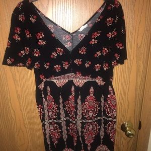 Cute vneck flowy dress